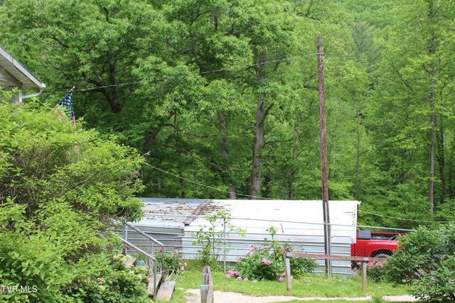 2967 Left Poor Valley Road, Pennington Gap, VA 24277