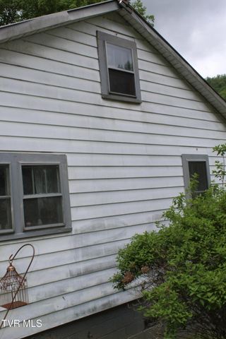 2967 Left Poor Valley Road, Pennington Gap, VA 24277