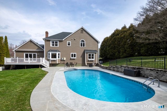 16 Shadowood Lane, Trumbull, CT 06611