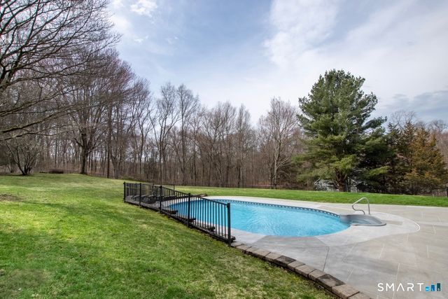 16 Shadowood Lane, Trumbull, CT 06611