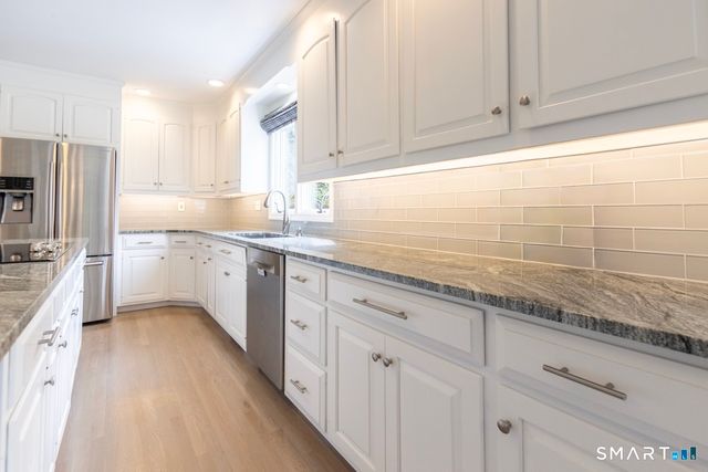 16 Shadowood Lane, Trumbull, CT 06611