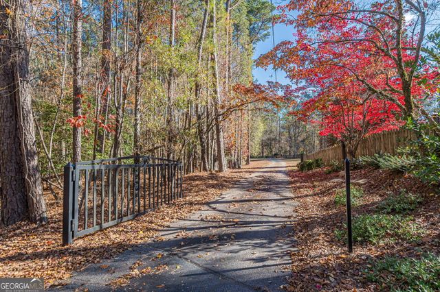 5752 PHILLIPS MILL Road, Douglasville, GA 30135