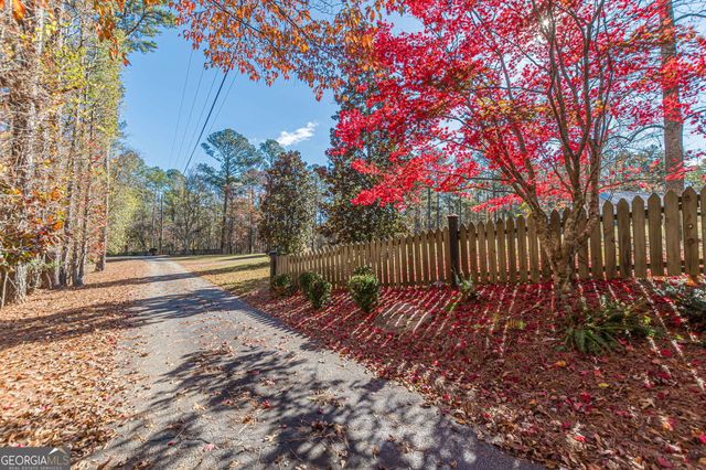 5752 PHILLIPS MILL Road, Douglasville, GA 30135