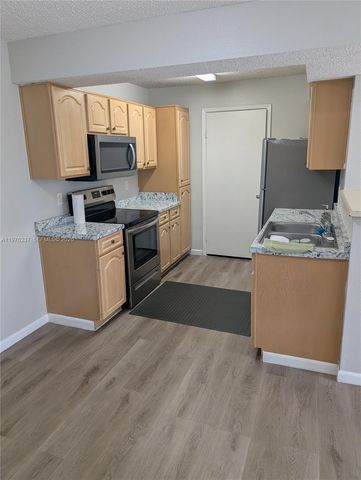 15067 SW 103rd Ter 14204, Miami, FL 33196