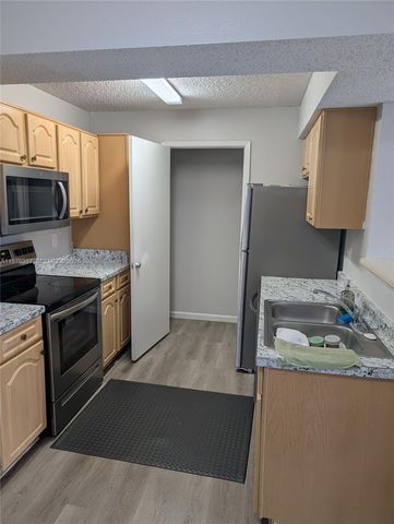 15067 SW 103rd Ter 14204, Miami, FL 33196