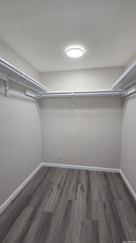 4811 Village Vw, San Antonio, TX 78218