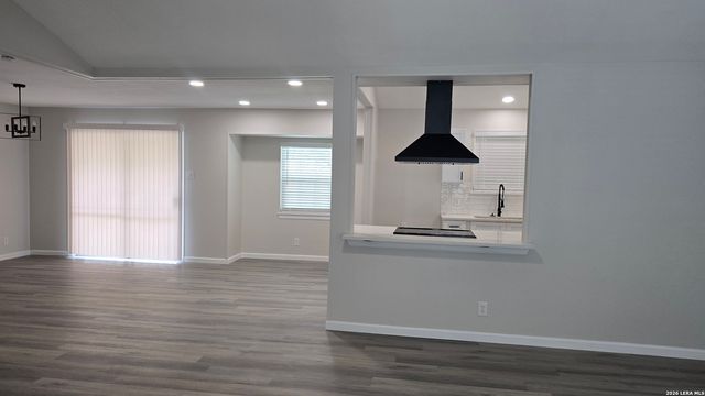 4811 Village Vw, San Antonio, TX 78218