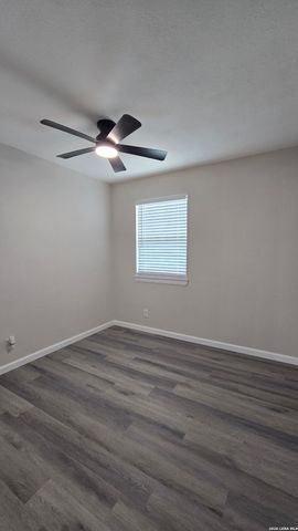 4811 Village Vw, San Antonio, TX 78218