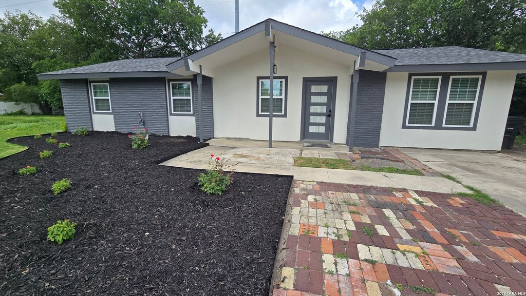 4811 Village Vw, San Antonio, TX 78218