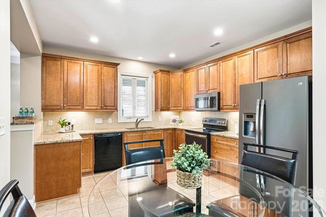 2830 Bellasera Way, Matthews, NC 28105