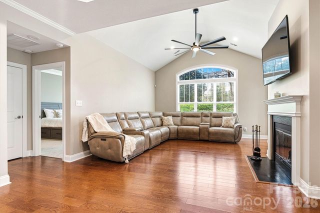 2830 Bellasera Way, Matthews, NC 28105