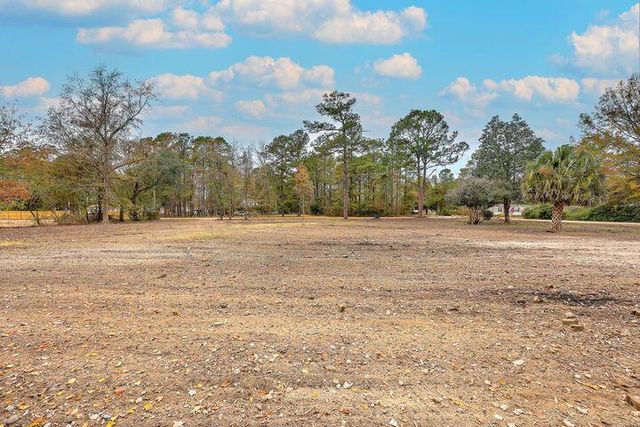 211 W Steele Drive, Summerville, SC 29483