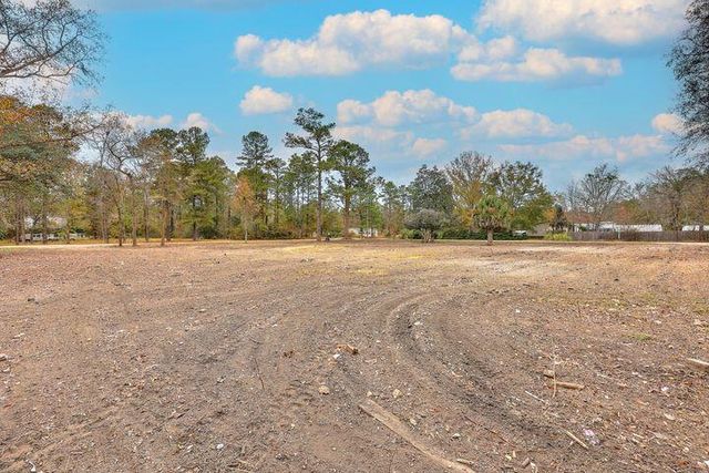 211 W Steele Drive, Summerville, SC 29483