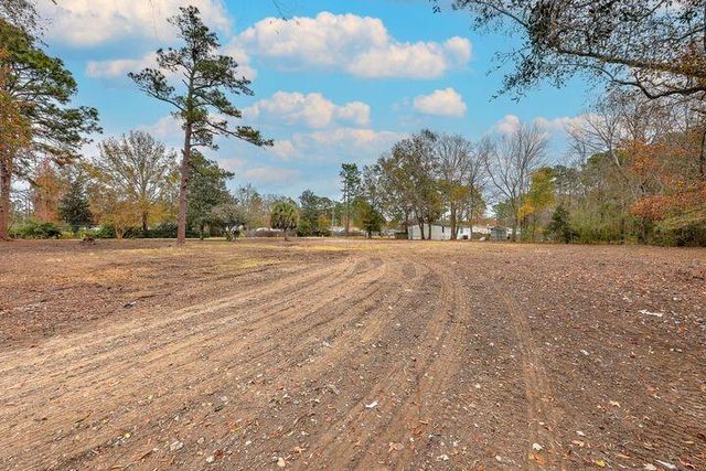 211 W Steele Drive, Summerville, SC 29483