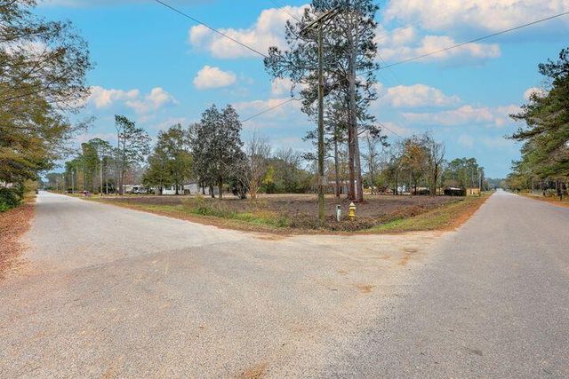 211 W Steele Drive, Summerville, SC 29483