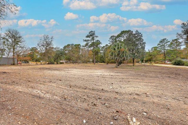 211 W Steele Drive, Summerville, SC 29483