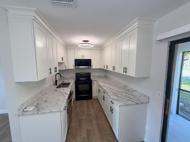 440 Glenwood Drive, West Palm Beach, FL 33415