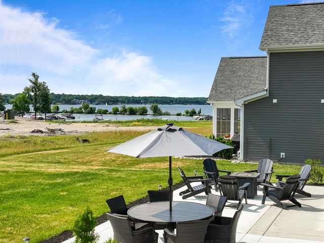 2732 Harbor COURT, Delavan, WI 53115
