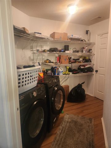 8107 Colwick Lane, Arlington, TX 76002