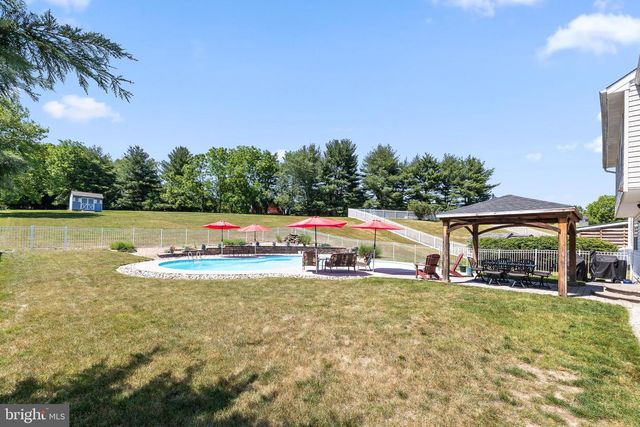 2365 WILLOW STREAM DR, Quakertown, PA 18951