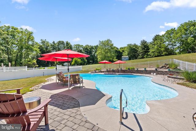 2365 WILLOW STREAM DR, Quakertown, PA 18951