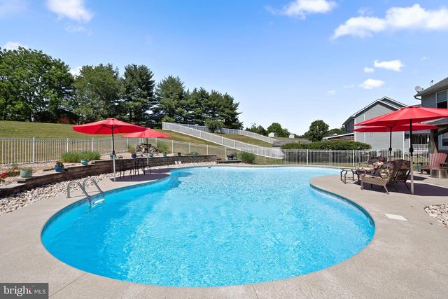 2365 WILLOW STREAM DR, Quakertown, PA 18951