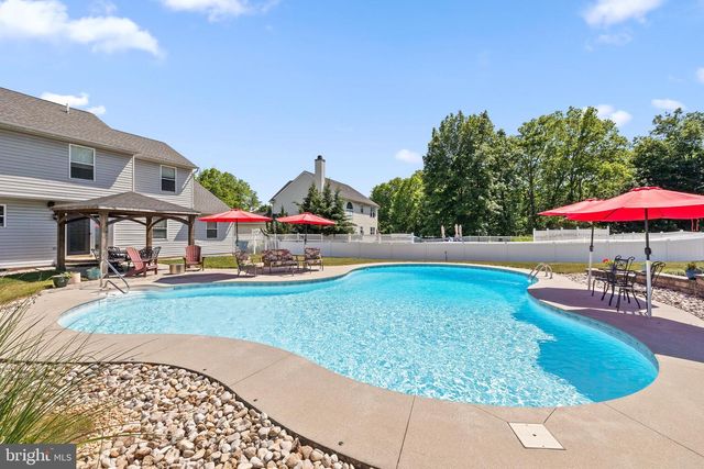 2365 WILLOW STREAM DR, Quakertown, PA 18951