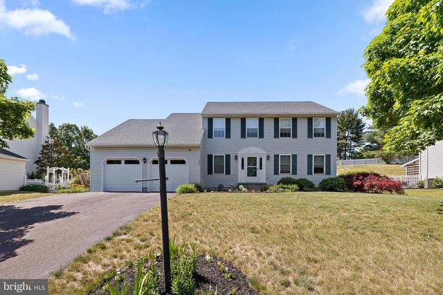 2365 WILLOW STREAM DR, Quakertown, PA 18951