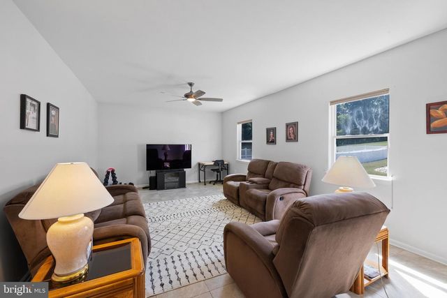2365 WILLOW STREAM DR, Quakertown, PA 18951