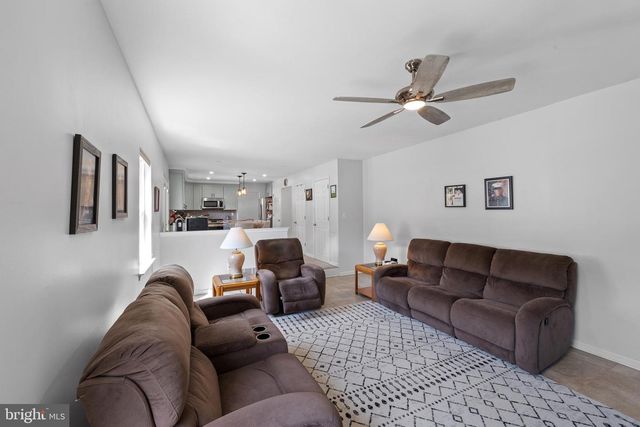2365 WILLOW STREAM DR, Quakertown, PA 18951