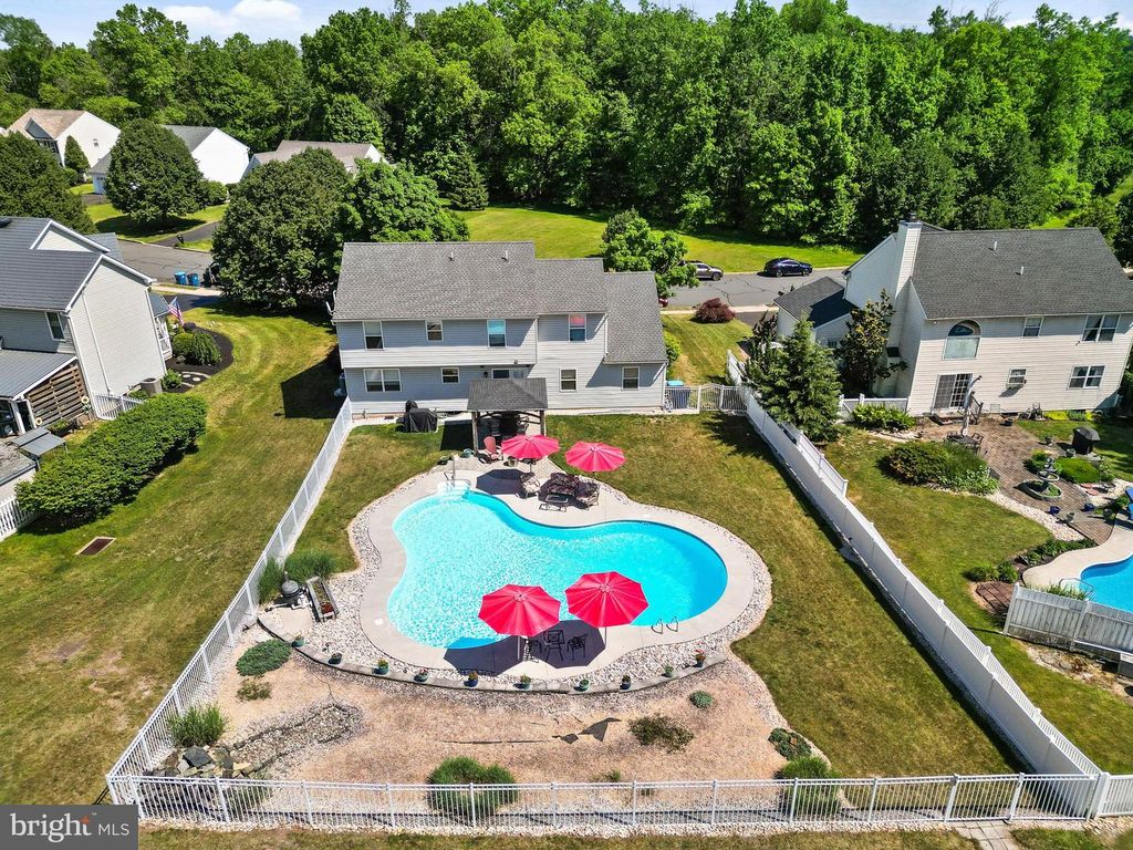 2365 WILLOW STREAM DR, Quakertown, PA 18951