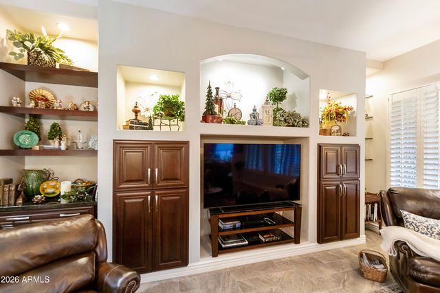 4432 E WALNUT Road, Gilbert, AZ 85298