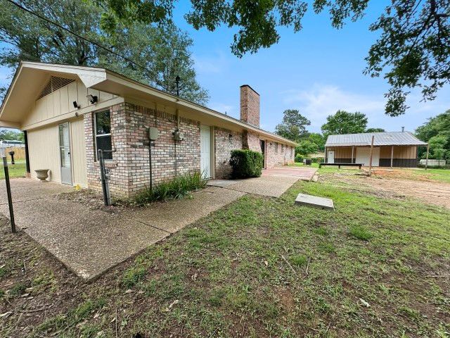 300 Pine Street, Ore City, TX 75683