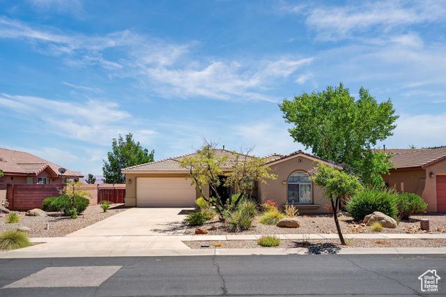 2602 E SPRING CANYON DR, Washington, UT 84780