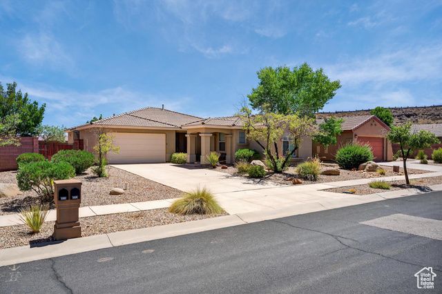 2602 E SPRING CANYON DR, Washington, UT 84780