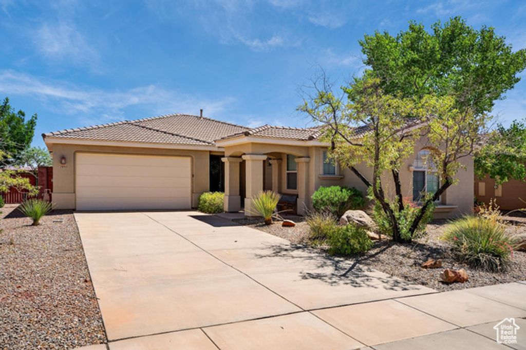 2602 E SPRING CANYON DR, Washington, UT 84780