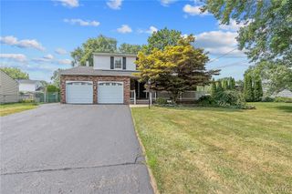 27 Nectarine Lane, Clay, NY 13090