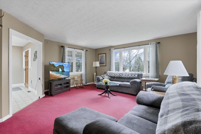 11138 York Road SW, Baltimore, OH 43105