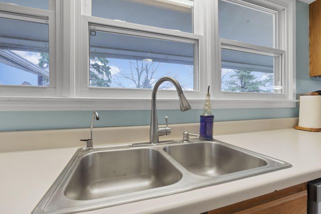 11138 York Road SW, Baltimore, OH 43105