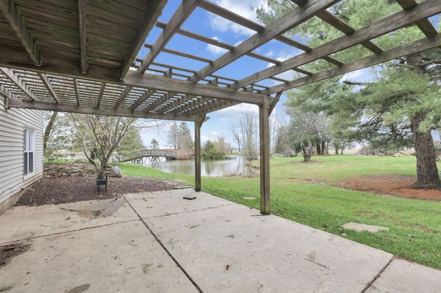 11138 York Road SW, Baltimore, OH 43105