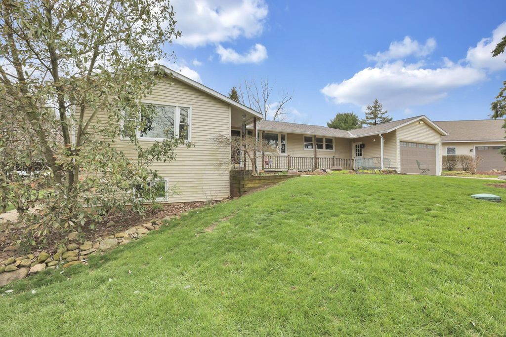 11138 York Road SW, Baltimore, OH 43105