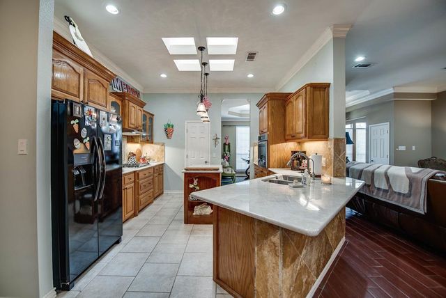 5305 Sherwood Dr, Midland, TX 79707