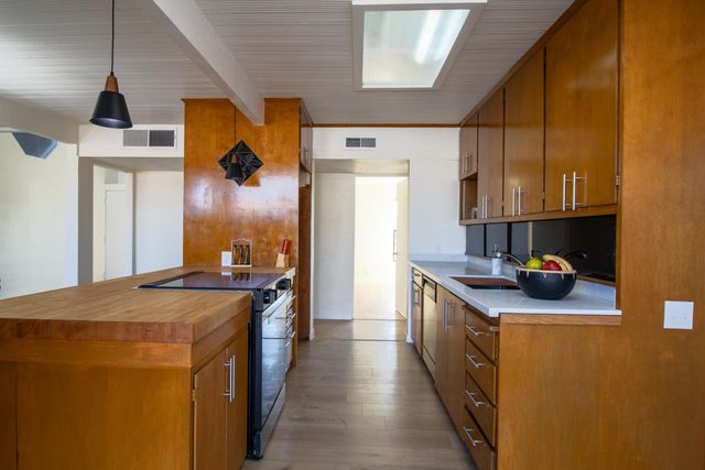 1812 S Bardo Street, Visalia, CA 93277