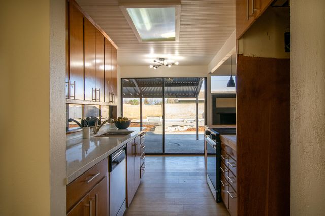 1812 S Bardo Street, Visalia, CA 93277