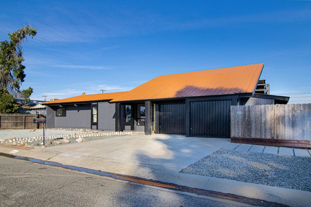 1812 S Bardo Street, Visalia, CA 93277