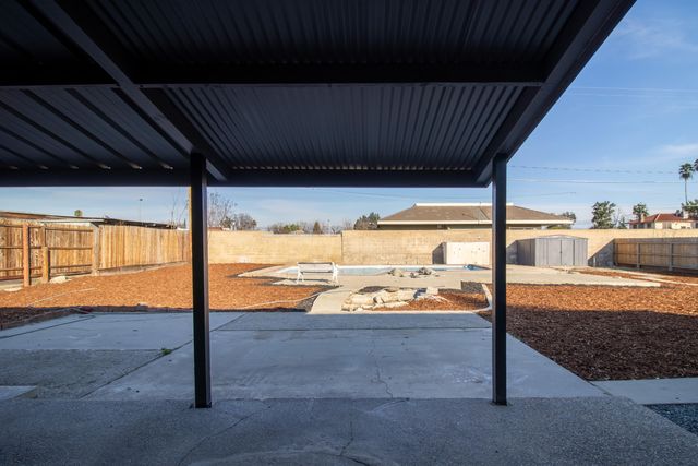 1812 S Bardo Street, Visalia, CA 93277