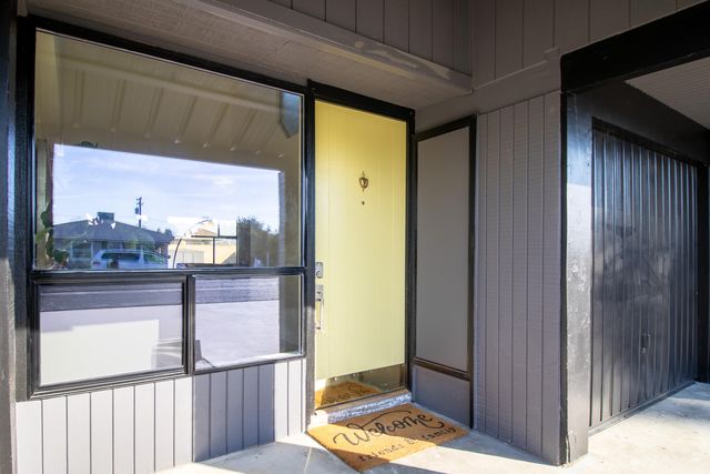 1812 S Bardo Street, Visalia, CA 93277