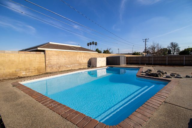 1812 S Bardo Street, Visalia, CA 93277