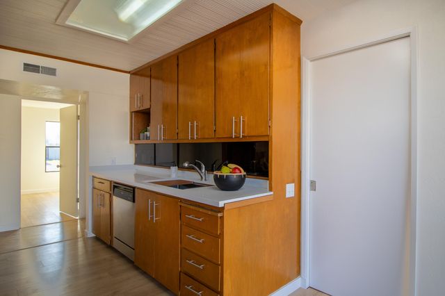 1812 S Bardo Street, Visalia, CA 93277