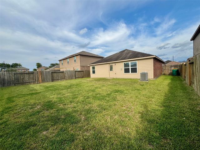 9418 Sky Blue Drive, Rosharon, TX 77583
